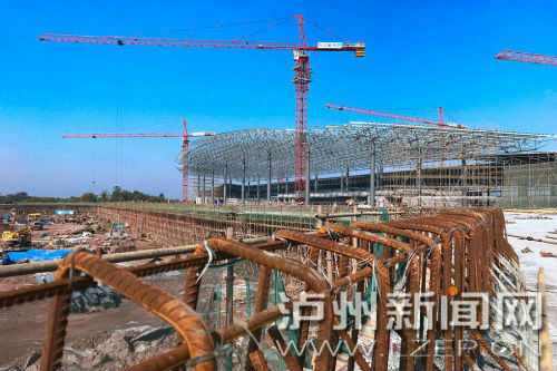 州云龍機(jī)場(chǎng)正全速推進(jìn)建設(shè)，確保7月1日前投入運(yùn)行。 瀘州日?qǐng)?bào)記者 牟科 攝3